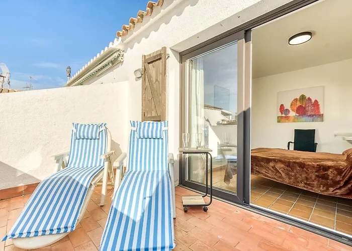 Rustic Chic W Mooring Spot Апартаменты Эмпуриабрава