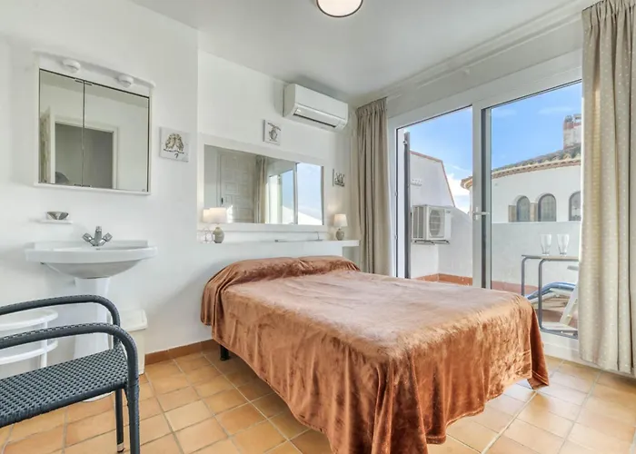 Rustic Chic W Mooring Spot Апартаменты *