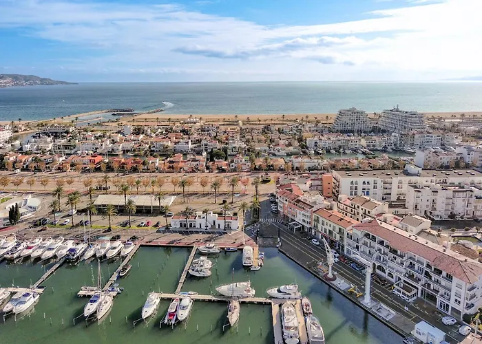 Rustic Chic W Mooring Spot *