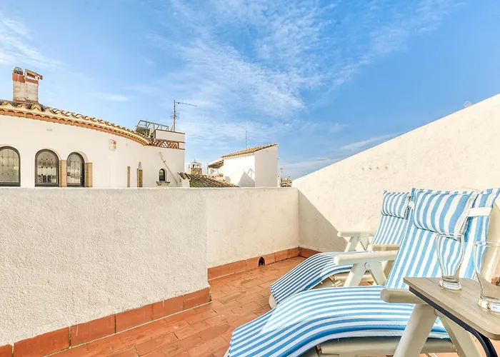 Rustic Chic W Mooring Spot